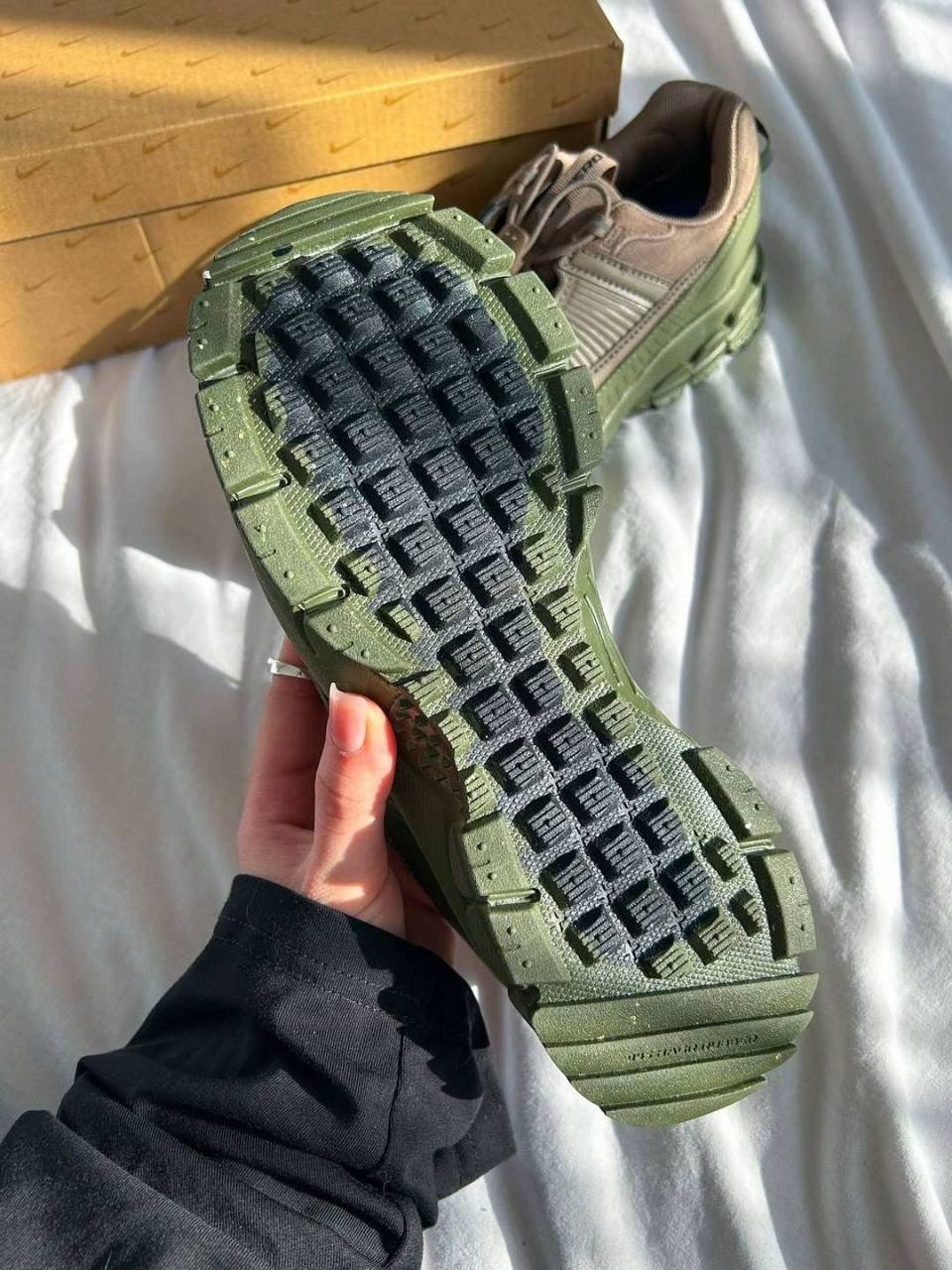 Nike Zoom Vomero 5 Roam – Sneakers Premium