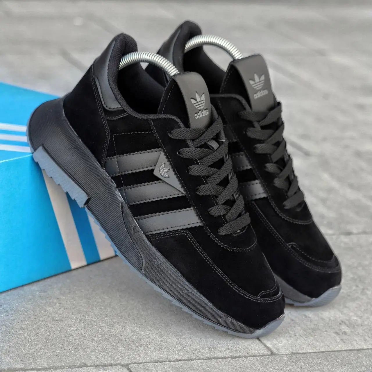 Chaussure Adidas Premium – Style Urbain, Confort Durable & Élégance