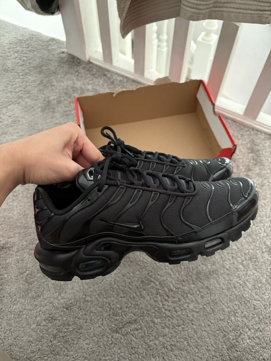 NIKE RUNNING NOIRE --BASK ET CONFORT & PERFORMANCE | MODELE AIR TUNED STYLE TN